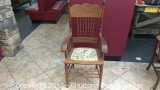VINTAGE ARM CHAIR PINK FLOWERS SEAT