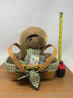 Longaberger 2001 Homestead Woven Memories Basket Set with Limited Edition Boyds Bears Bear