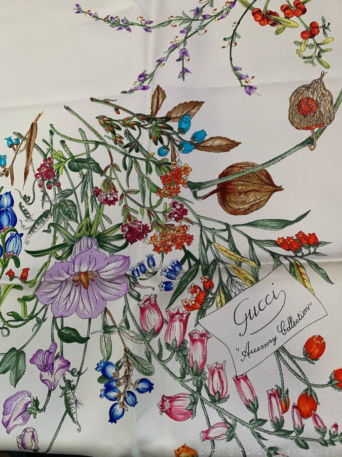 Vintage Gucci Accessory Collection Silk Scarf Auction | Gleaton's