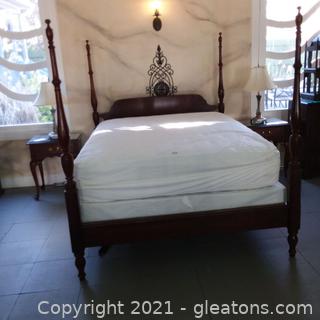 Crescent Furniture Queen Size Mid Century Solid Cherry 4 Poster Platform Bed (located in event center)
