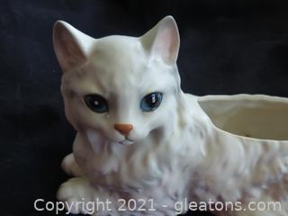 White Matte Cat Planter blue eyes.