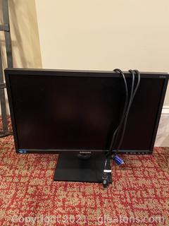 Small Samsung TV W/Stand 