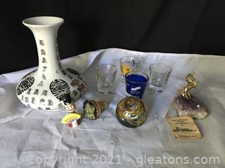 Interesting collectibles, 4 southern airlines shot glasses, unicorn on amethyst crystal base