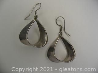 Nice Sterling Silver Dangle Earrings 