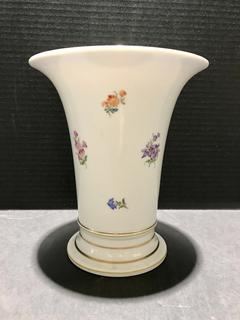 “Scattered Flowers” (X Backstamp) Flared Vase by Meissen 