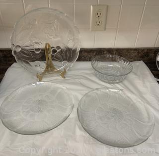 Pressed Glass Platters and bowl (4pc)