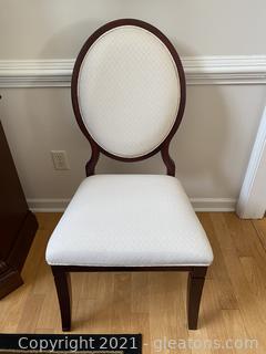Beautiful Oval Back Accent Chair 