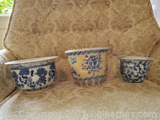 3 Ceramic Planters 2 Blue & White & 1 Blue & Yellow