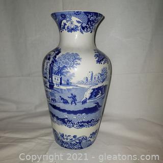 Beautiful Spode Blue and White Italian Vase