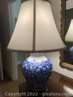 Beautiful Blue and White Porcelain Ginger Jar Table Lamp 