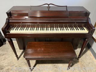 Beautiful 1947 Wulrlizer Spinet Piano 