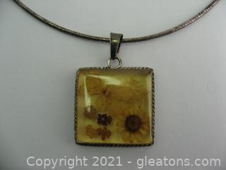 Pretty Flower Sterling Silver Necklace 