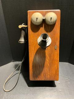 Antique Oak Hand Crank Wall Telephone 