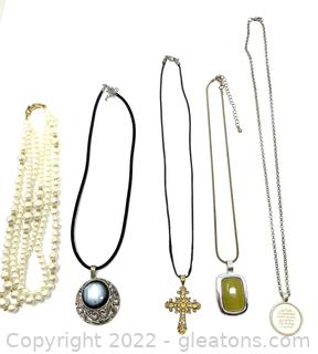 Costume Jewelry Necklace Lot (Lot of 5) 