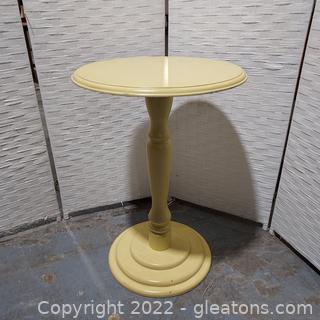 Cute Yellow Round Pedestal Table 