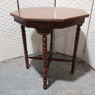 Cute Octagon Table with Shaped Stretcher 