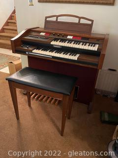 Baldwin Electric Organ W/ Fun Machine. Includes Bench 