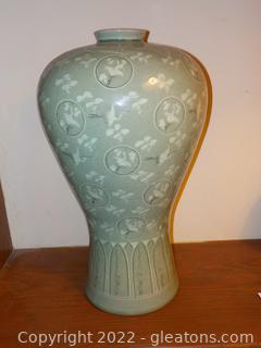 Exquisite Korean Celadon Porcelain “Cloud and Crane” Vase