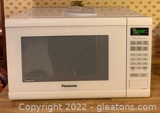 Panasonic Microwave Oven with Manual 