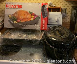 NIB Extra Large Capacity Roaster and Speckled Oval Roaster 