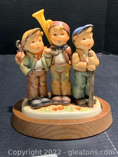 Limited Edition Hummel Figurine “Traveling Trio” No.787 