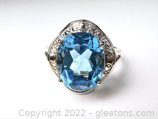 Nice 10kt Blue Topaz Ring - Size 7 1/2
