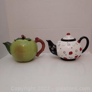 2 Cute Teapots 