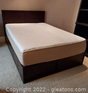 Very Nice Full Size Platform Storage Bed with 5 Cabinets, Mattress Not Included