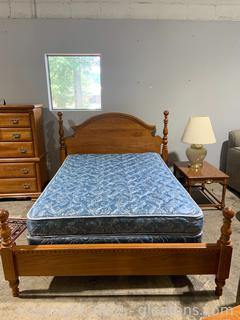 Vaughan Bassett Full/Queen Size Frame with Full Size Matress/Boxspring