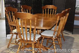 Gorgeous Dining Table with 6 Highback Chairs 