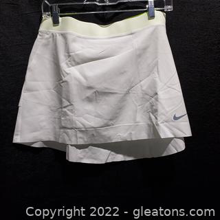 Nike White/Lime Trim Golf Skirt with Tags