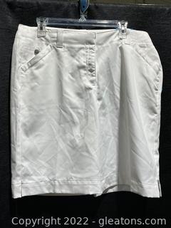 New with Tags Ladies PGA Tour Golf Shorts 