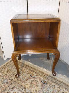 Vintage Queen Anne Style Oak End with Leather Top and Open Storage 