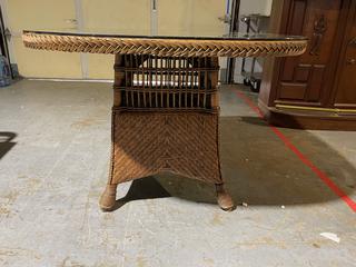 Nice Wicker Dining Table W/Beveled Glass Top 