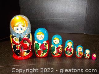 Classic Wooden Russian Stacking Dolls- 7 Pieces 