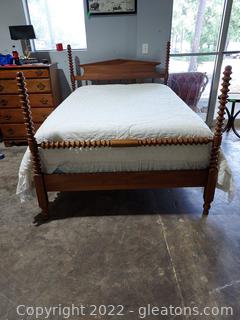 Gorgeous Full Size Farmhouse Spool Bed (Includes Mattress, Box Springs, Linens) 