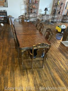 Rooms to Go 9 pc Dining Room Table