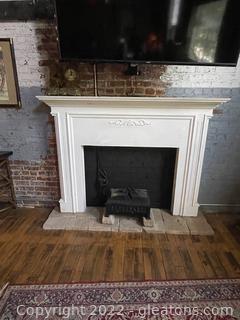 Fireplace Mantel with Fireplace Insert