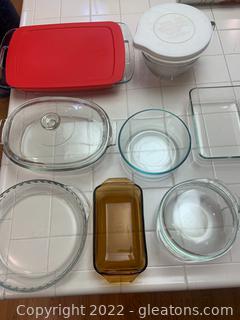 Varied-Size 12 Pc Glass/Pyrex Baking Group