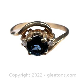 Pretty Blue Sapphire and Diamond Ring 14kt Yellow Gold