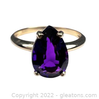 Classic Amethyst Solitaire Ring in 14kt Yellow Gold