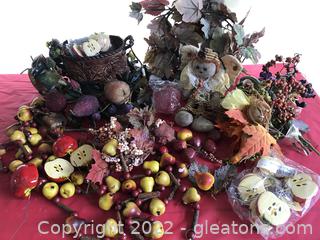 Busy Bee in Fall Decoration, Picks, Garland, Metal Pot, Candle Ring