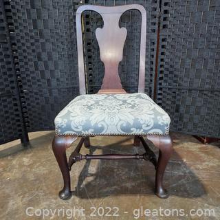 Mahogany Queen Anne Dining Room/Accent Chair