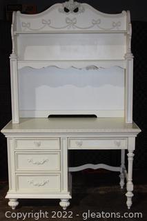 Disney Princess Collection Youth Desk with Hutch