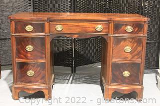 Vintage Mahogany Traditional Style Vanity/Desk