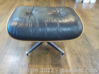 Ottoman in Rosewood and Black Leather by Eames for Herman Miller