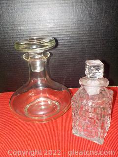 Pair of Eye Catching Decanters Crystal/Glass