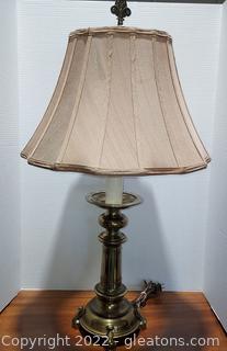 Beautiful Vintage Mid Century Brass Metal Foot Candlestick Table Lamp 