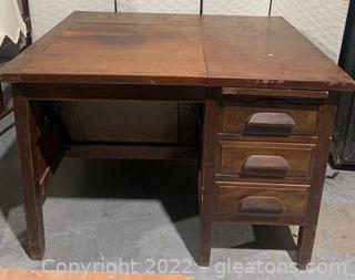 Vintage Oak Receptionist/Secretary Desk 