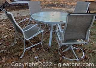 Pale Gray Painted Outdoor Table with Four Chairs 